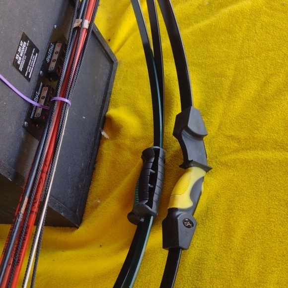 Bows(3) with Arrows(5) NWOT - Picture 5 of 5